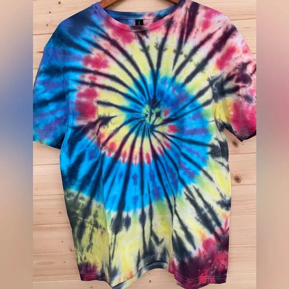 GILDAN Soft Style | Tie-Dye T-Shirt | Color: Blue,Red,Yellow,Black | Size: L - Picture 1 of 7